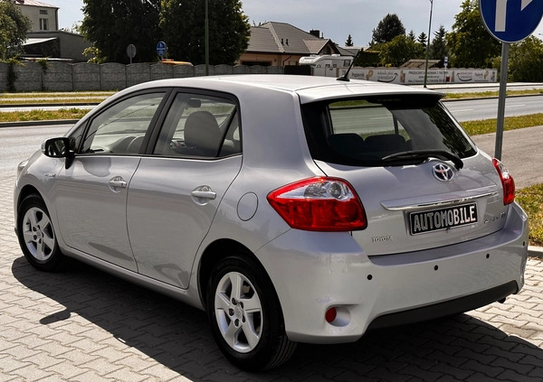 Toyota Auris cena 28900 przebieg: 180000, rok produkcji 2011 z Błonie małe 46